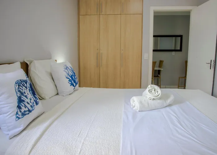 500M Praia De Taperapuan; 2 Quartos; Wifi 300Mbs; 2 Pavimento; Churrasqueira; Chuveirao; Estacionamento Gratuito 1 Carro