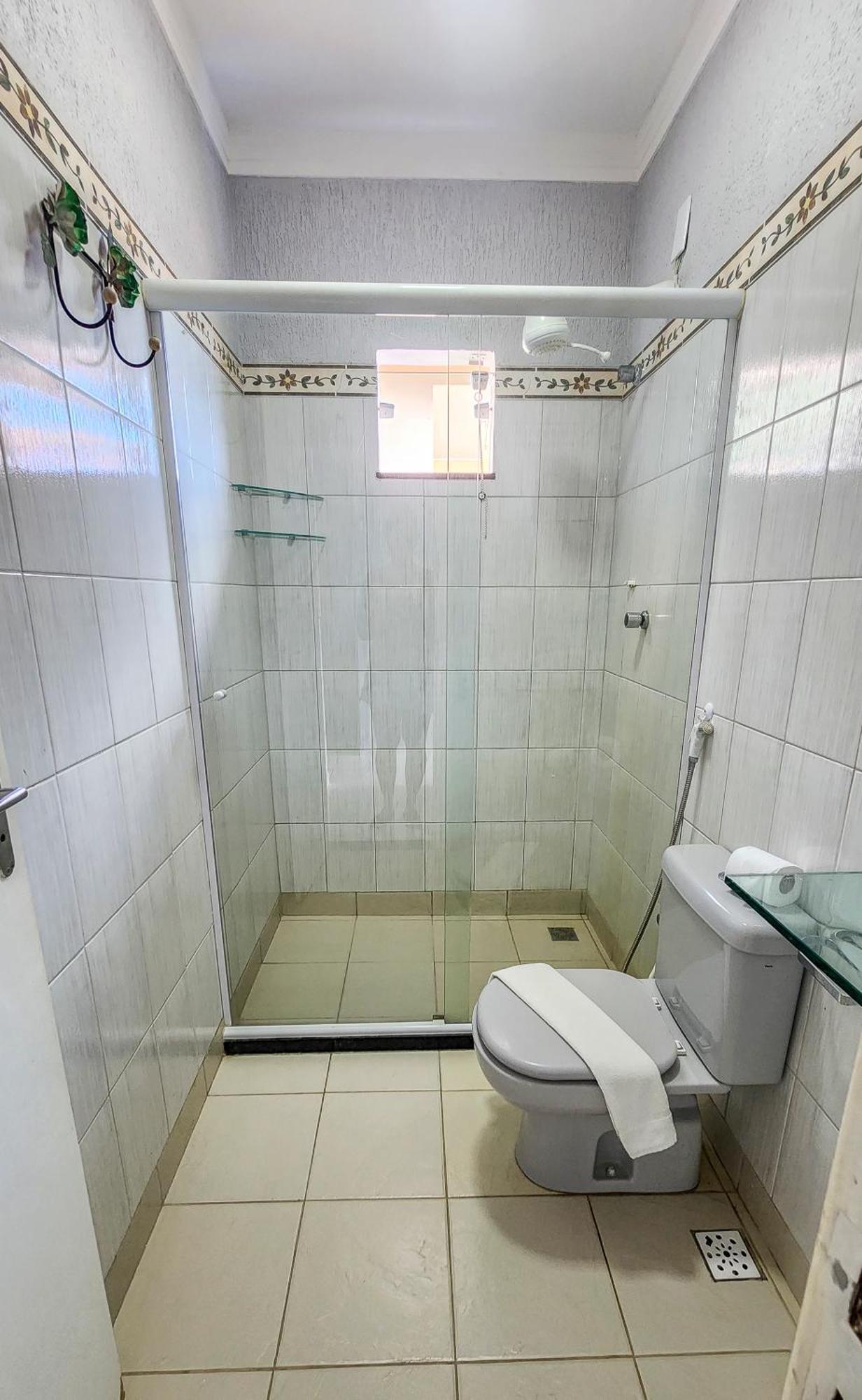 500m De Taperapuan; 2 Quartos; Wifi 300mbs; 2 Pavimento; Churrasqueira; Chuveirao; Estacionamento Gratuito 1 Carro * Porto Seguro