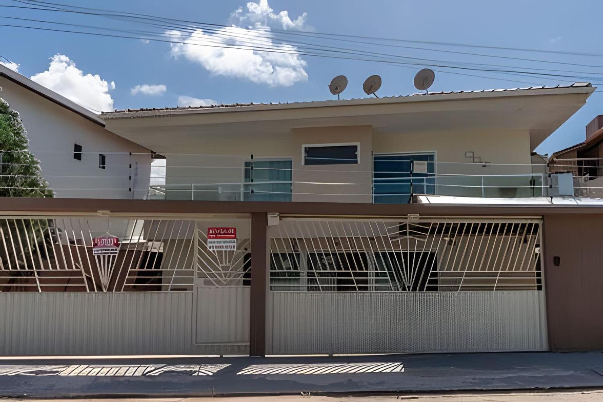 500m De Taperapuan; 2 Quartos; Wifi 300mbs; 2 Pavimento; Churrasqueira; Chuveirao; Estacionamento Gratuito 1 Carro Сasa de vacaciones