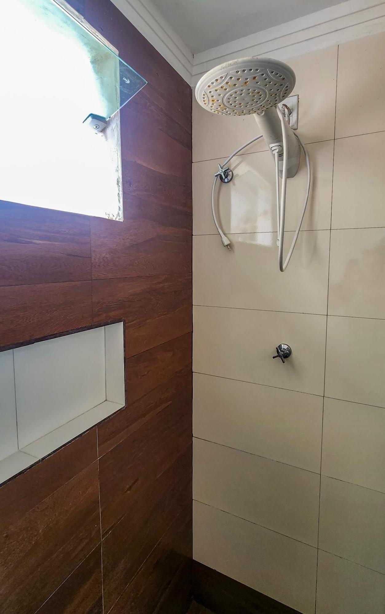 500M Praia De Taperapuan; 2 Quartos; Wifi 300Mbs; 2 Pavimento; Churrasqueira; Chuveirao; Estacionamento Gratuito 1 Carro 度假居