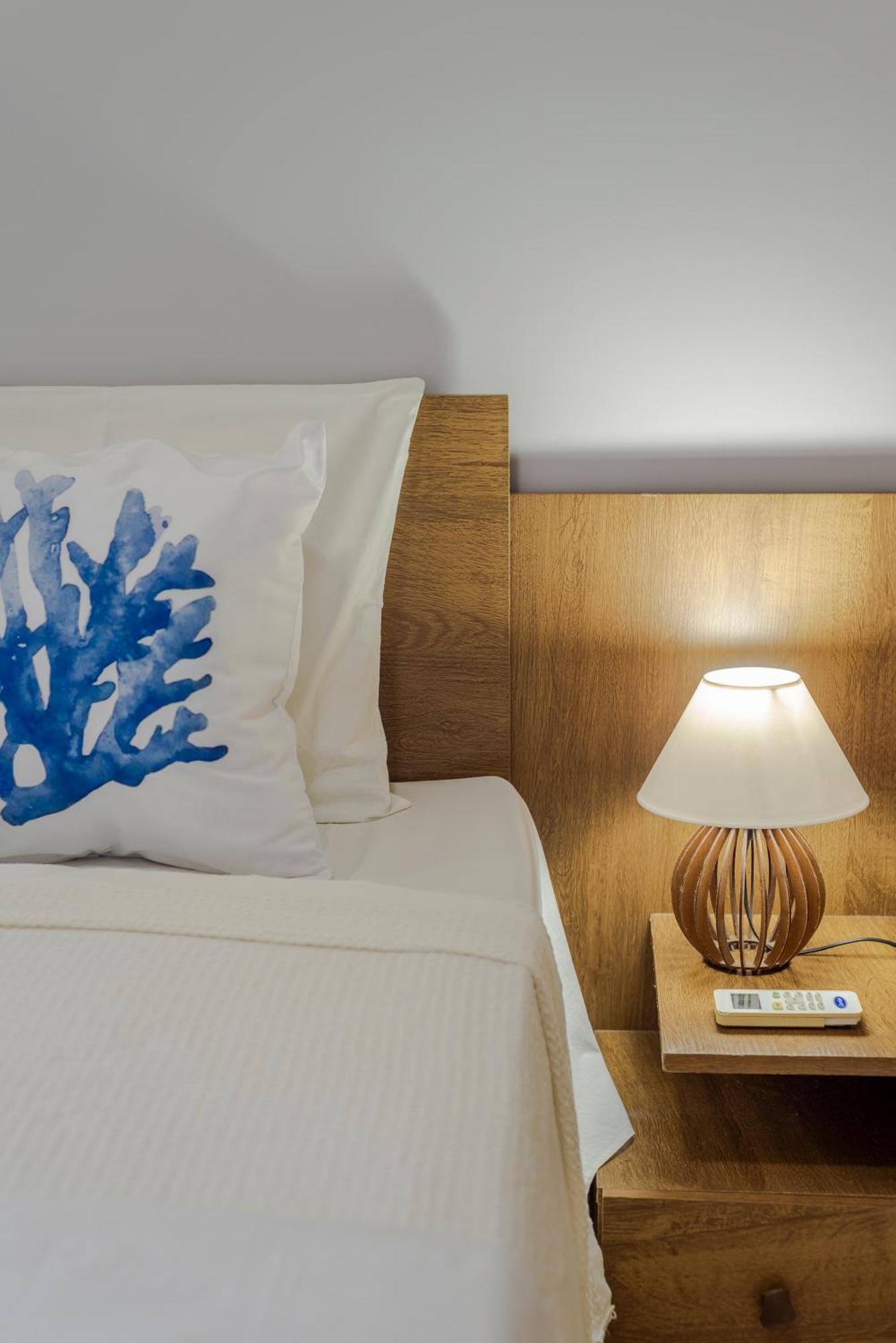 度假居 500M Praia De Taperapuan; 2 Quartos; Wifi 300Mbs; 2 Pavimento; Churrasqueira; Chuveirao; Estacionamento Gratuito 1 Carro Porto Seguro