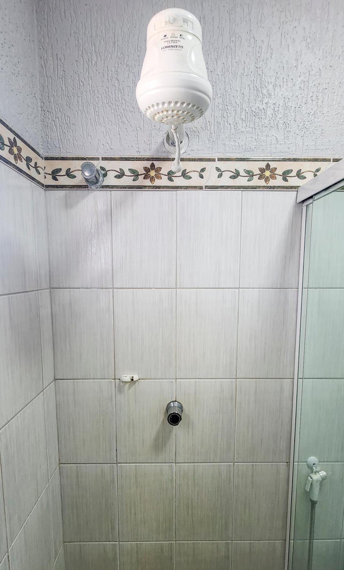 度假居 500M Praia De Taperapuan; 2 Quartos; Wifi 300Mbs; 2 Pavimento; Churrasqueira; Chuveirao; Estacionamento Gratuito 1 Carro Porto Seguro