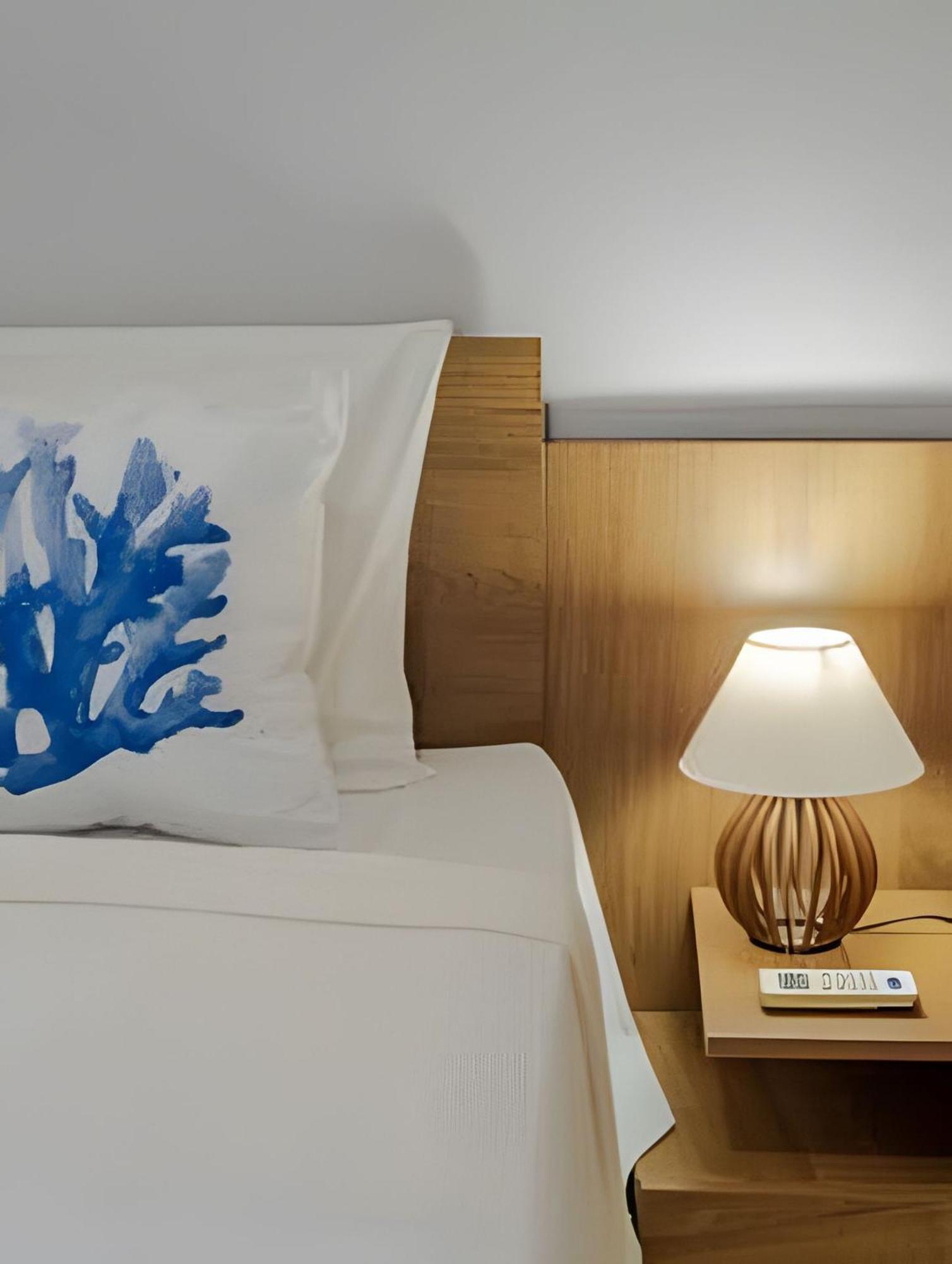度假居 500M Praia De Taperapuan; 2 Quartos; Wifi 300Mbs; 2 Pavimento; Churrasqueira; Chuveirao; Estacionamento Gratuito 1 Carro