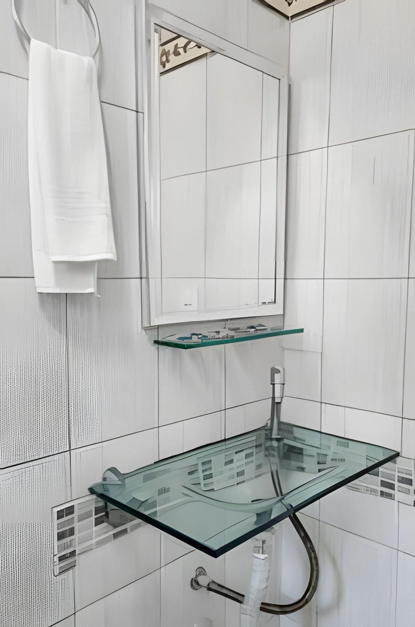 度假居 500M Praia De Taperapuan; 2 Quartos; Wifi 300Mbs; 2 Pavimento; Churrasqueira; Chuveirao; Estacionamento Gratuito 1 Carro Porto Seguro